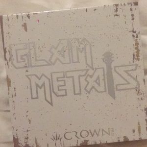 9 piece eyeshadow glam metals by crown pro